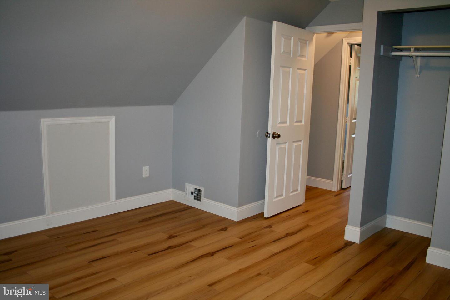 124 Stratford Ave Property Photo 21