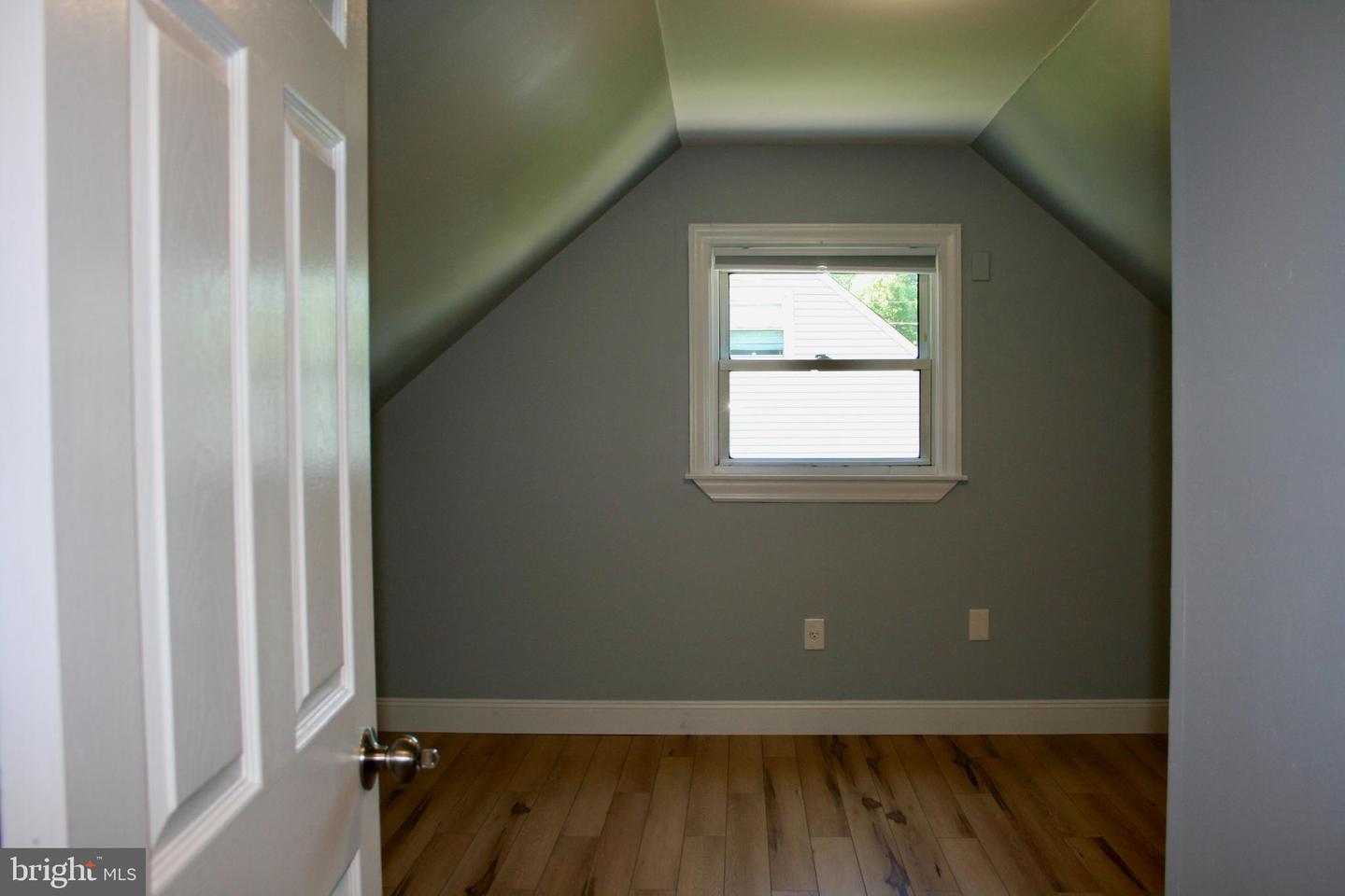 124 Stratford Ave Property Photo 22