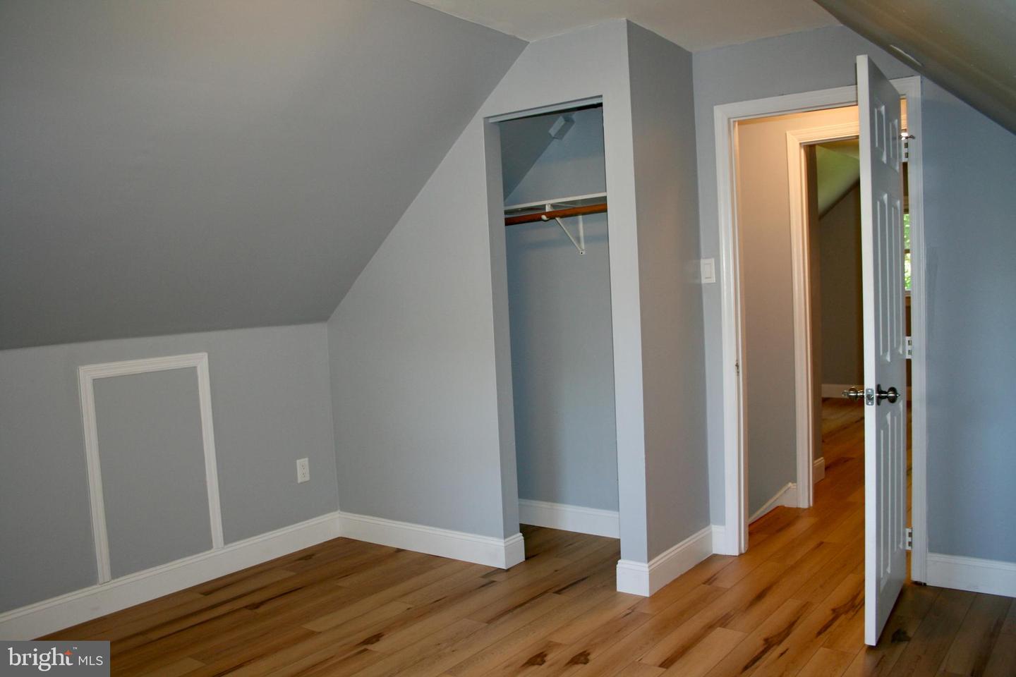 124 Stratford Ave Property Photo 23