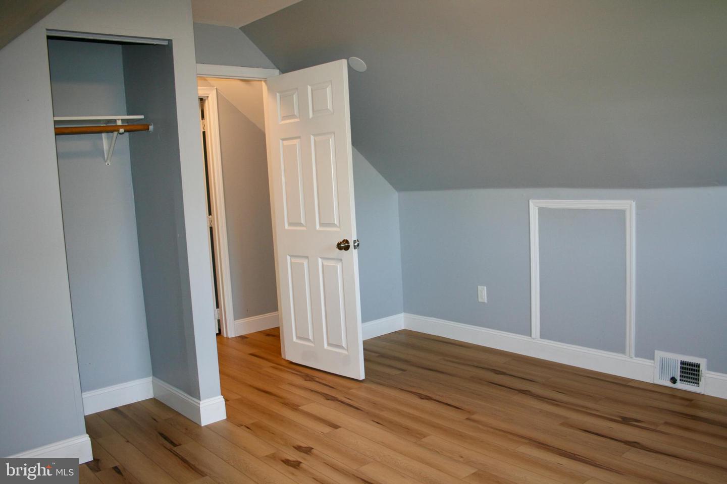 124 Stratford Ave Property Photo 24