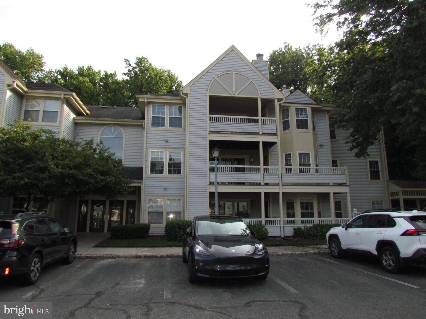 110 Biscayne Ct #7 Property Photo 1