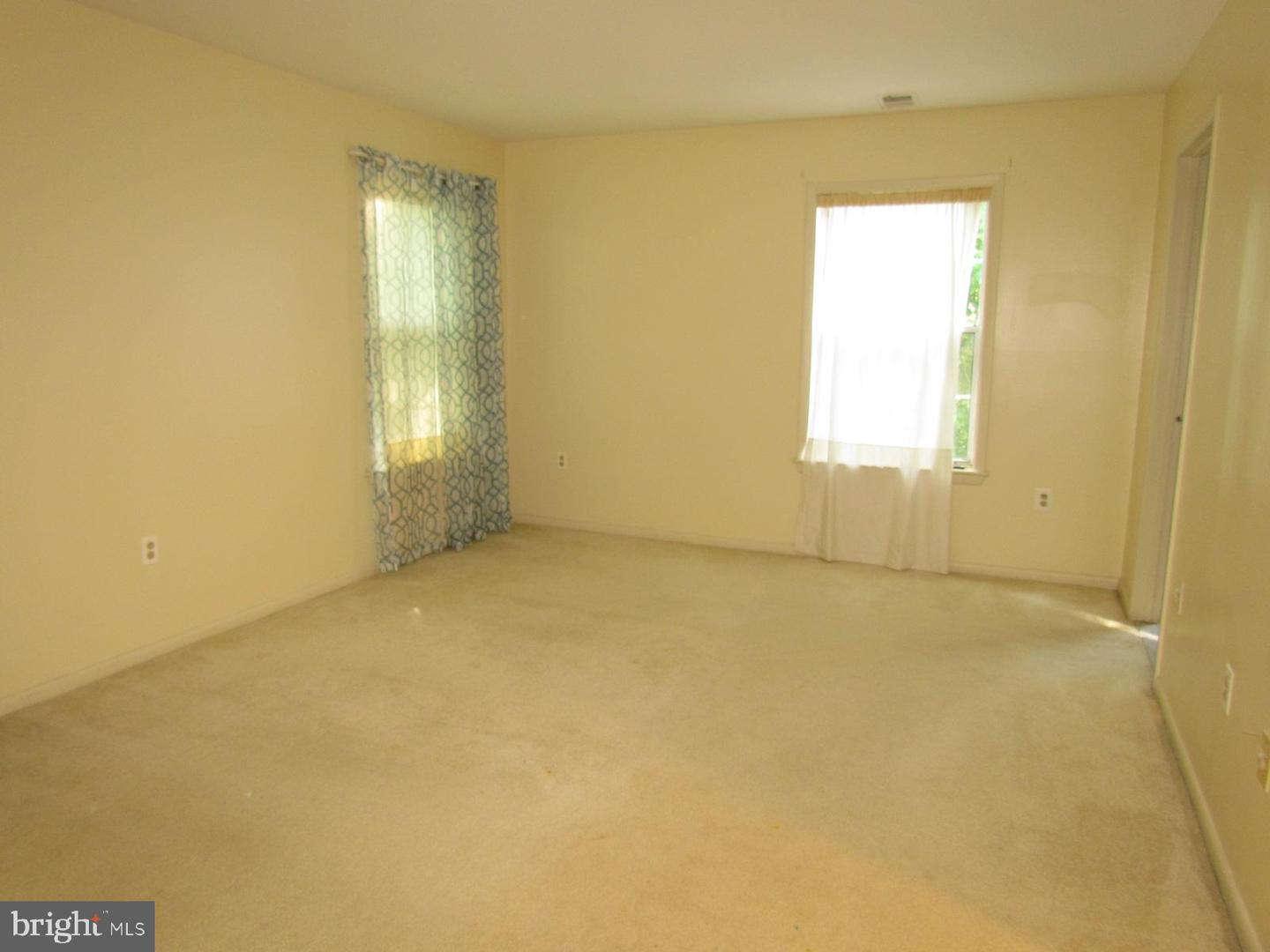 110 Biscayne Ct #7 Property Photo 9