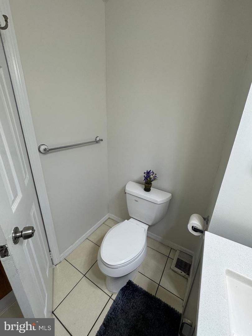 150 S Olden Ave Property Photo 18