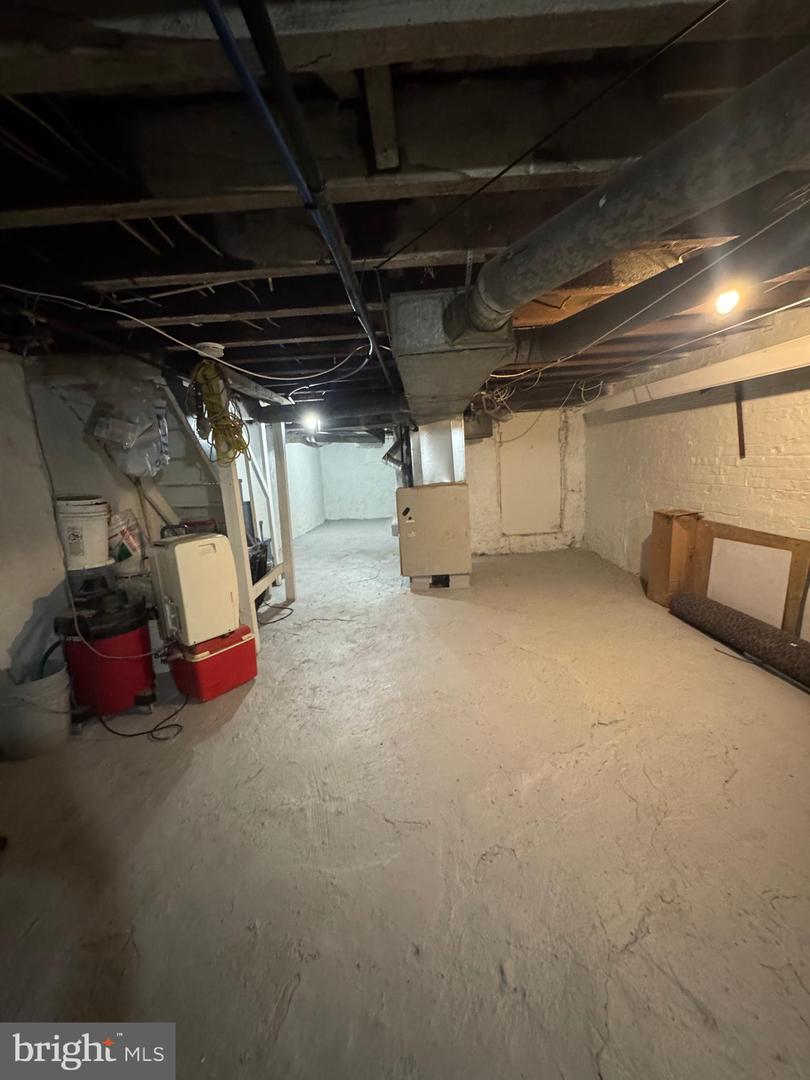 150 S Olden Ave Property Photo 32