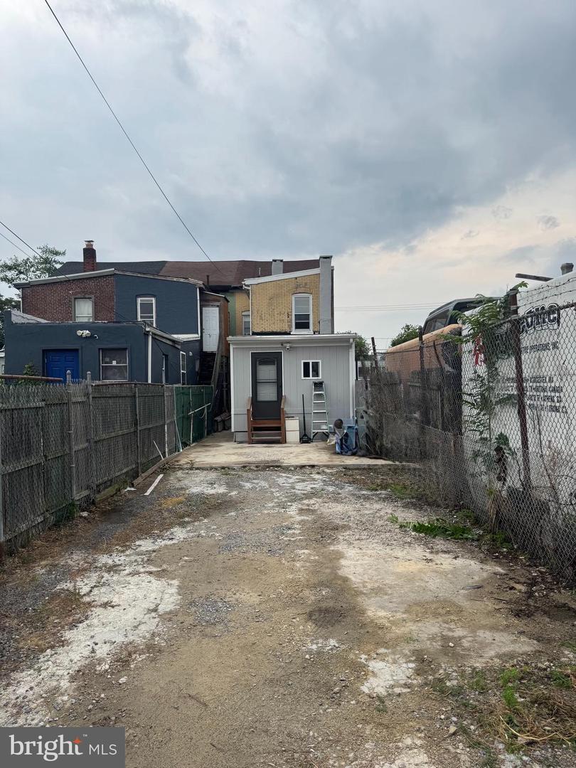 150 S Olden Ave Property Photo 34