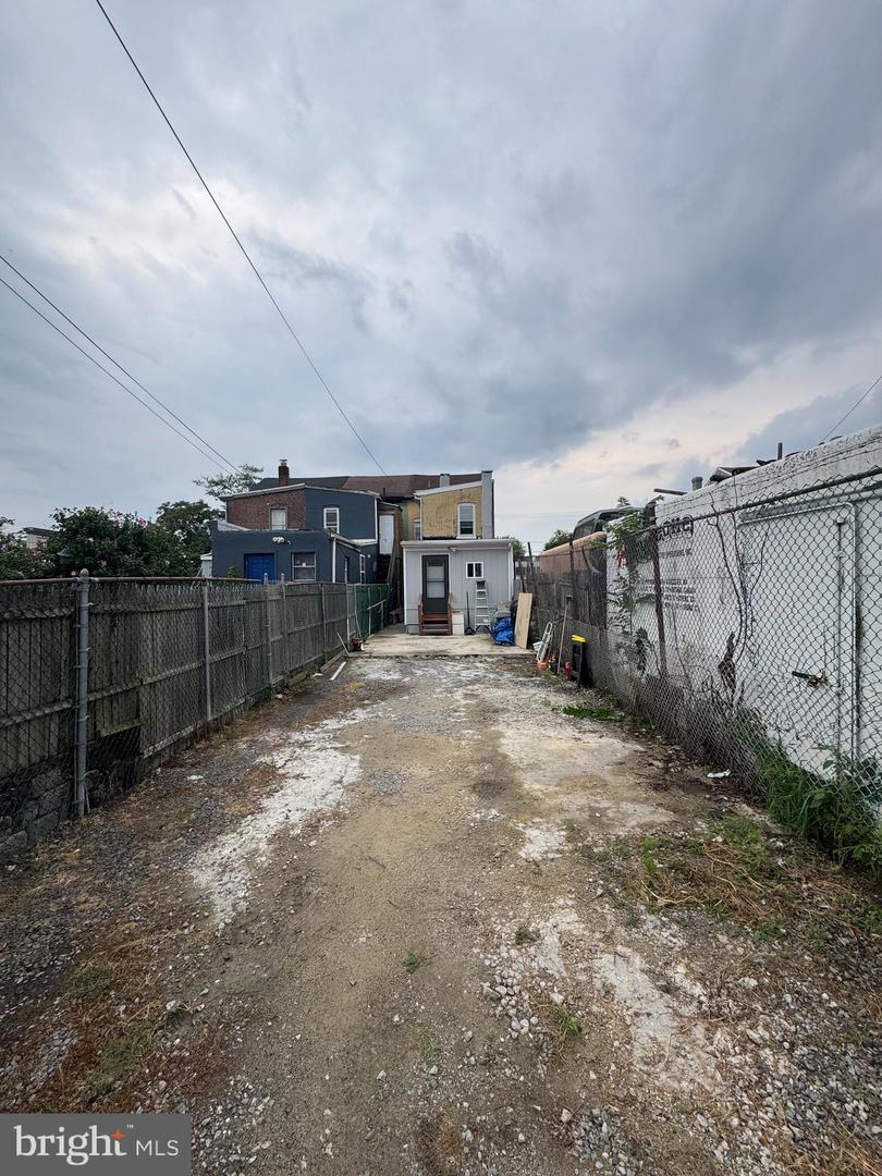 150 S Olden Ave Property Photo 39