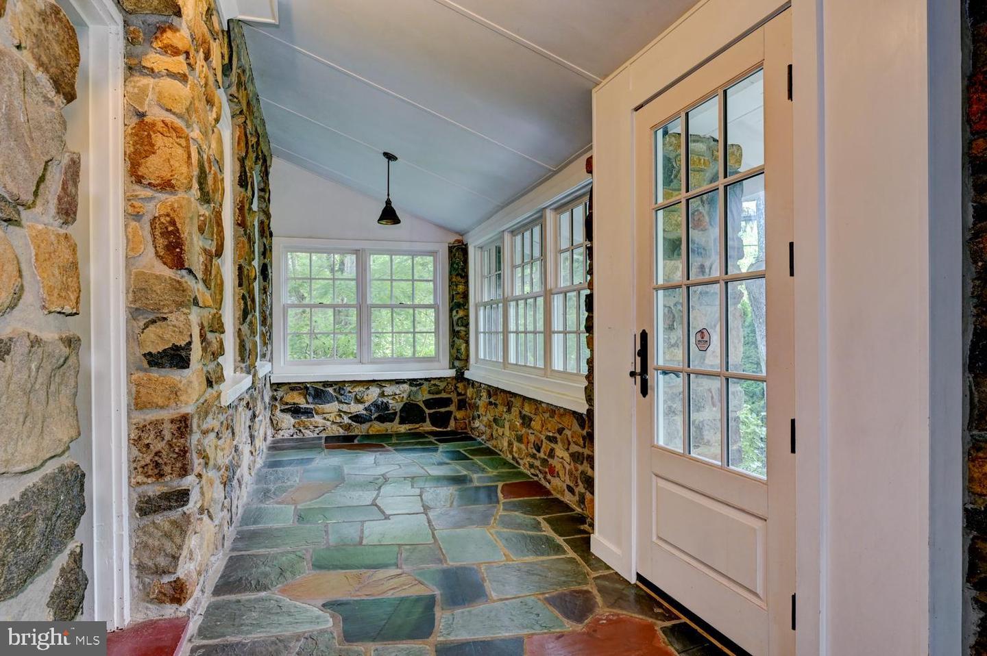 353 Cherry Hill Rd Property Photo 6