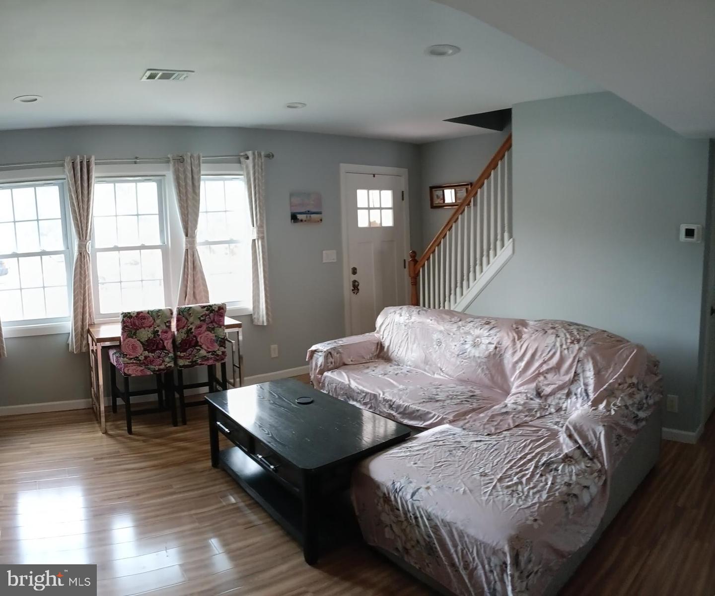 209 Eaton Ave Property Photo 2