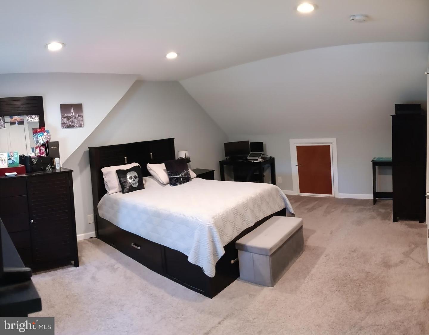 209 Eaton Ave Property Photo 15