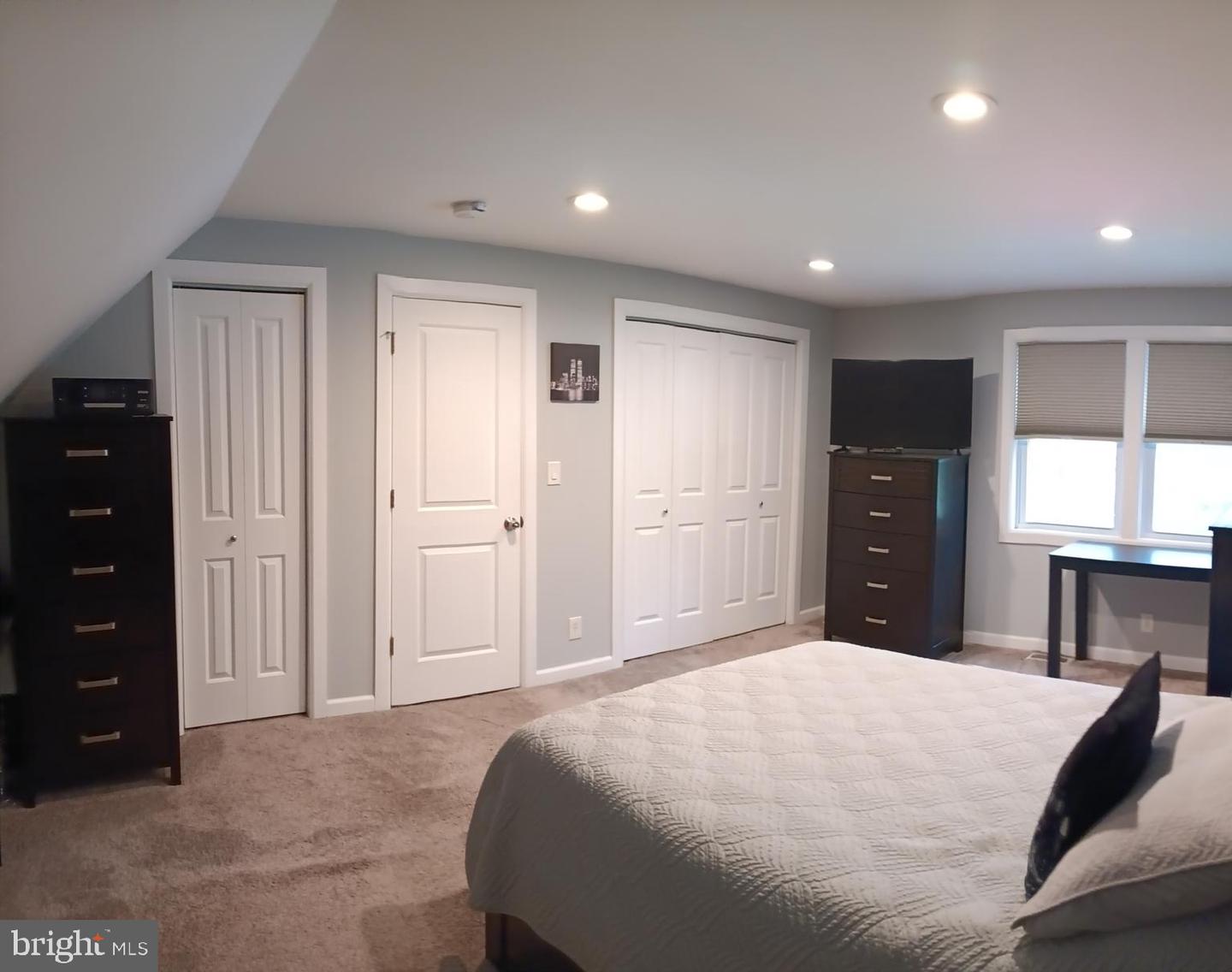 209 Eaton Ave Property Photo 18