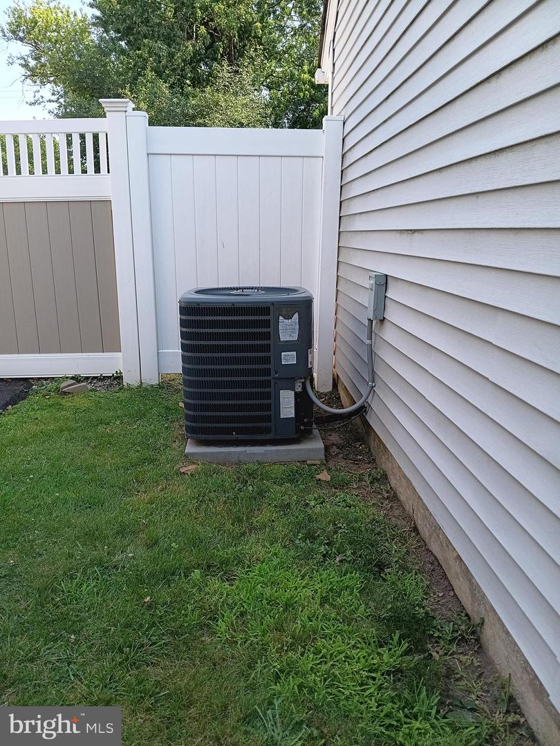 209 Eaton Ave Property Photo 26