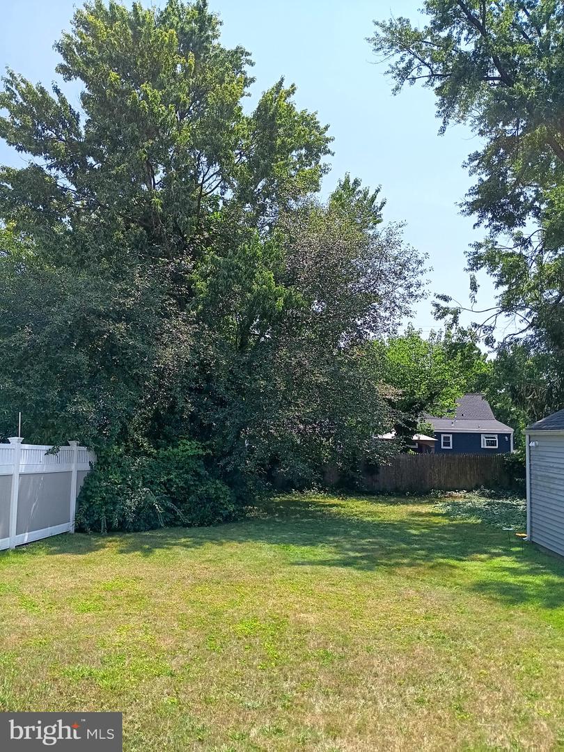 209 Eaton Ave Property Photo 27
