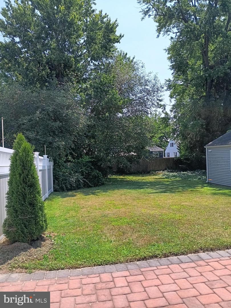 209 Eaton Ave Property Photo 28