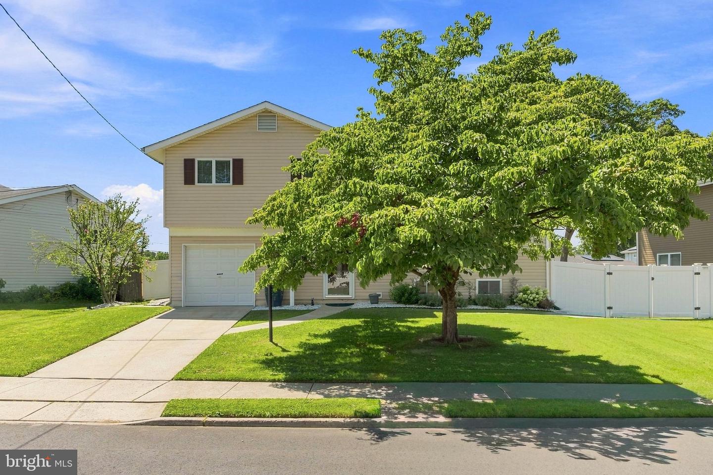 43 Rolling Lane Property Photo 3