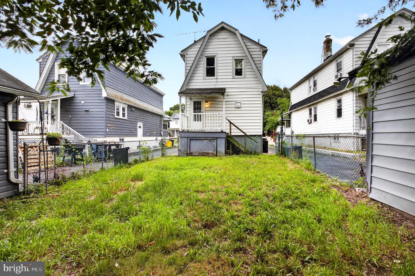 268 Clover Property Photo 3
