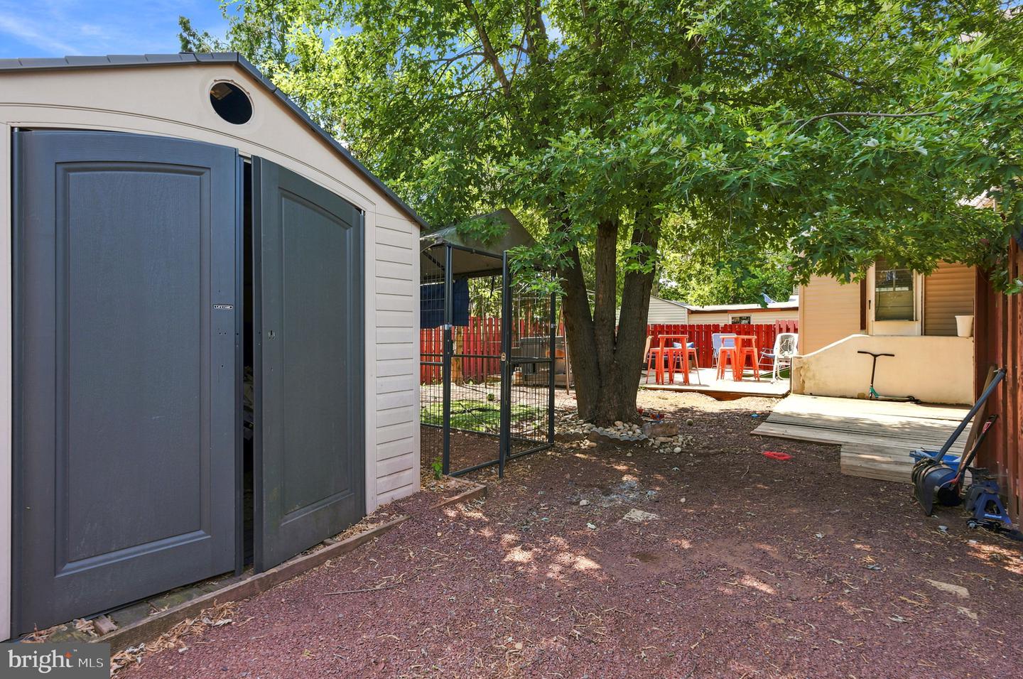 113 Ruskin Property Photo 22