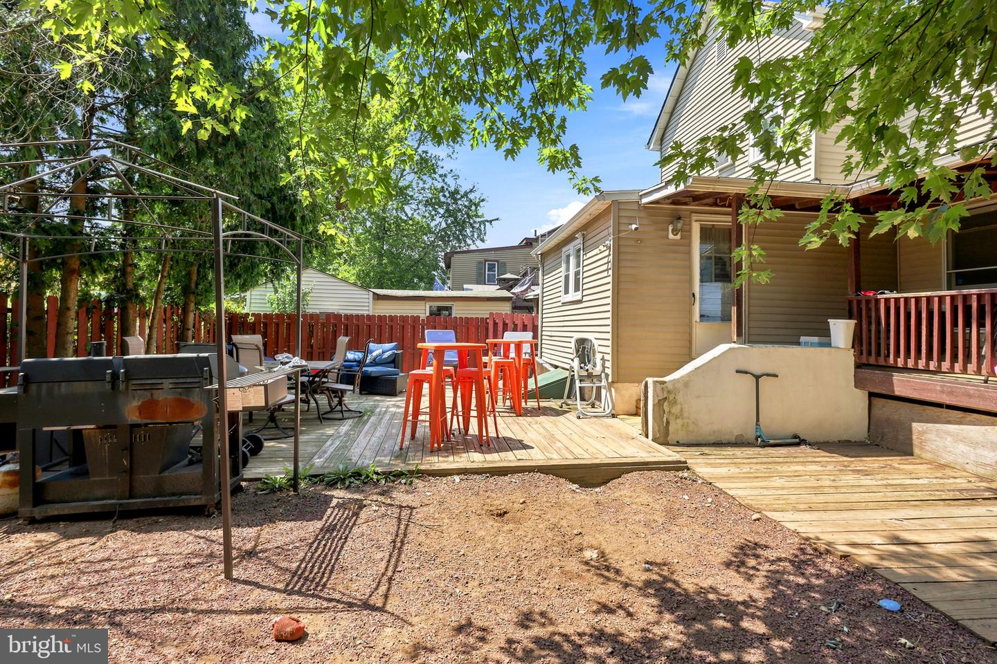 113 Ruskin Property Photo 23