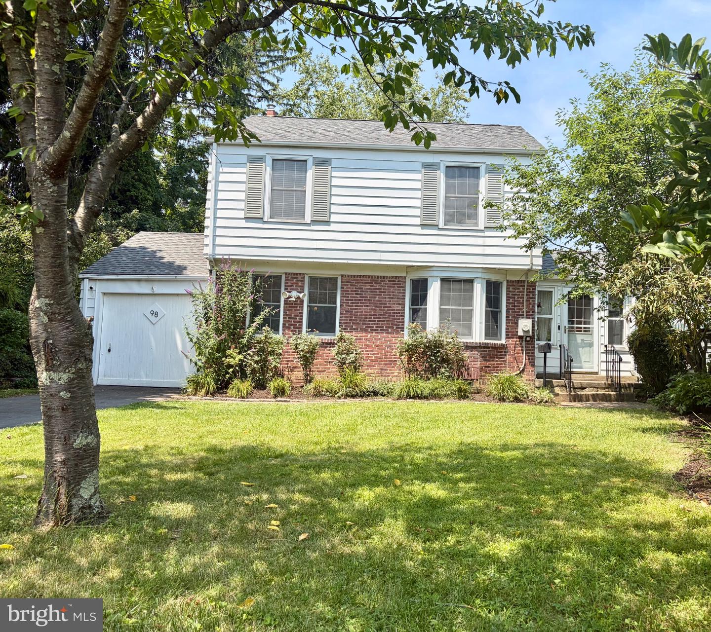 98 Palmer Ln Property Photo 1