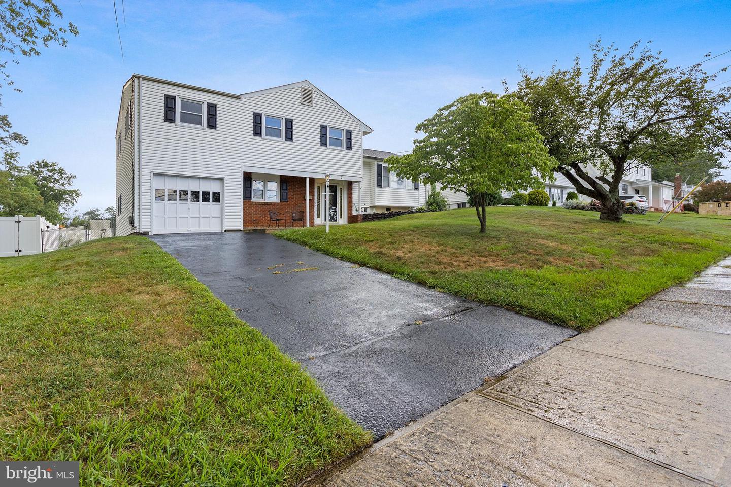 7 HEMPSTEAD RD Property Photo 1