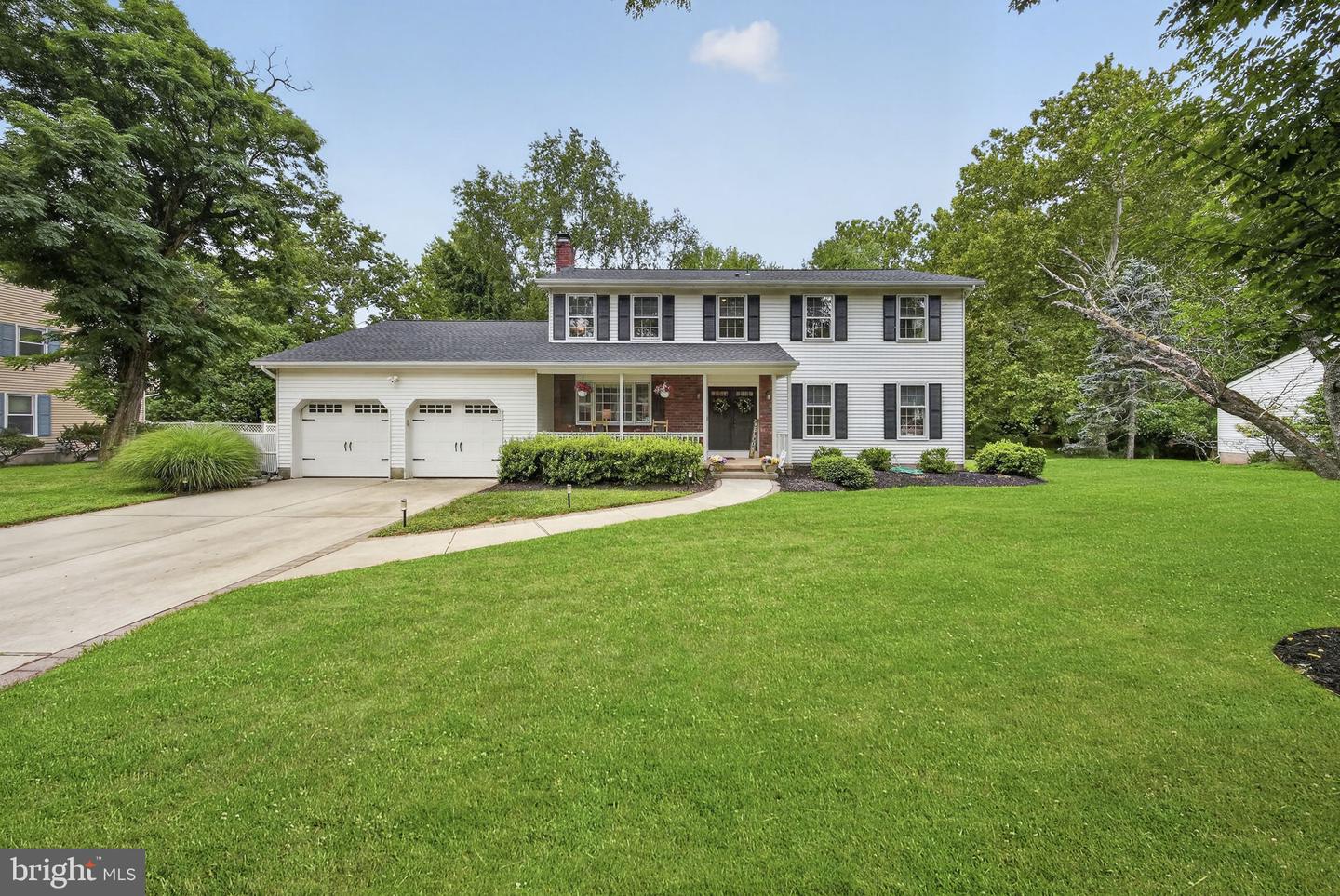 11 RIVERVIEW DR