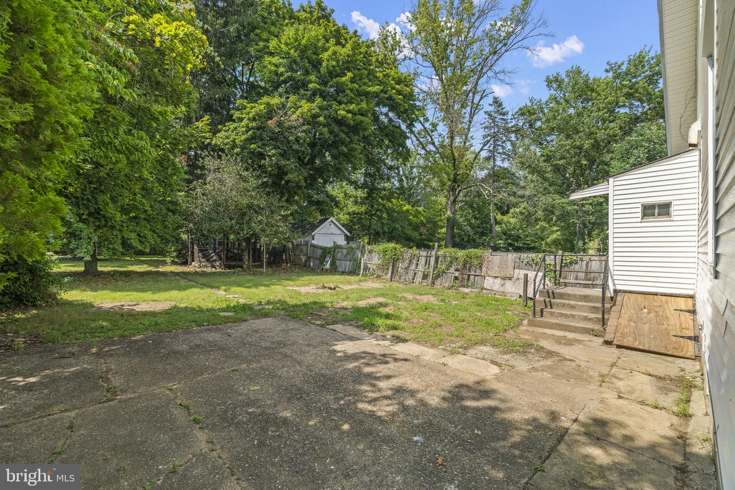 39 Maple Ave Property Photo 35