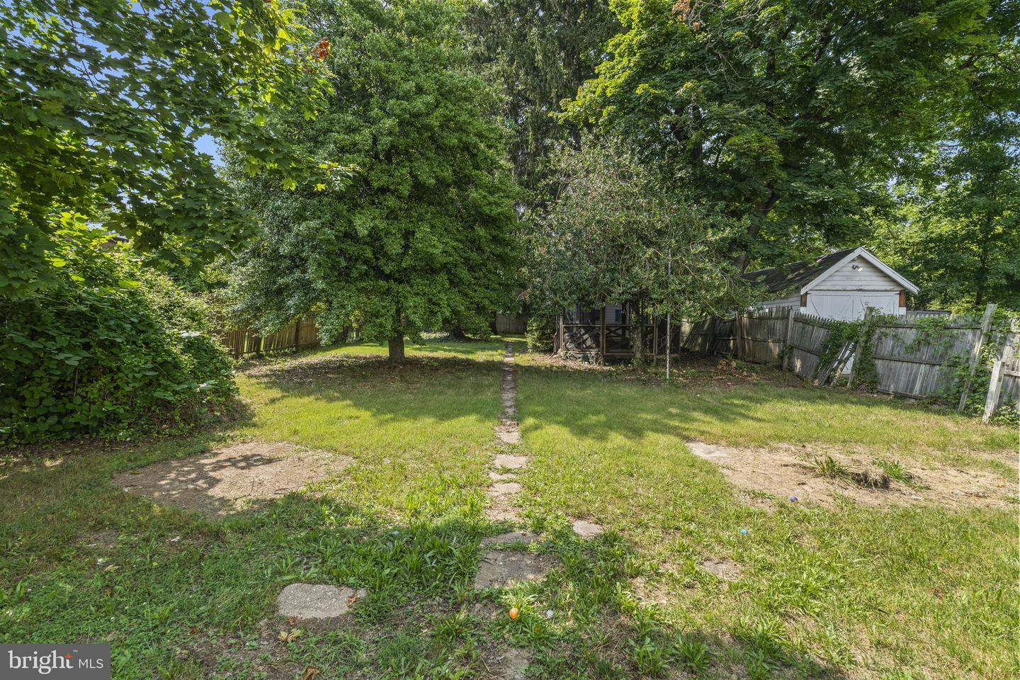 39 Maple Ave Property Photo 36