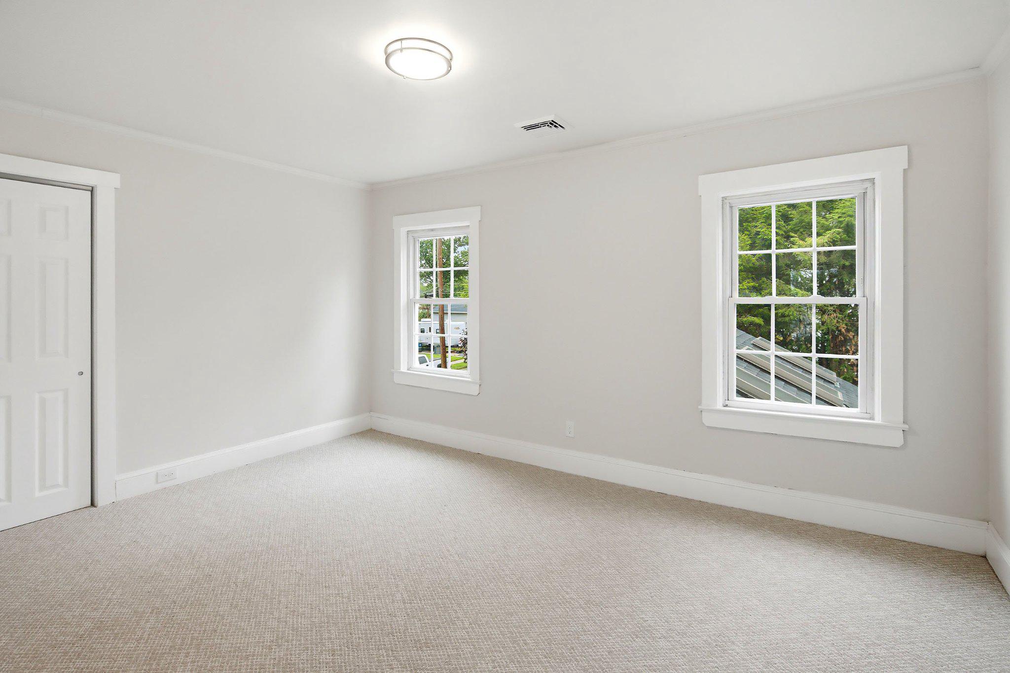 77 Morton Ave Property Photo 20