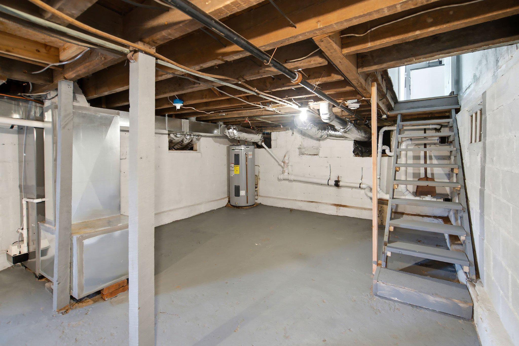 77 Morton Ave Property Photo 25