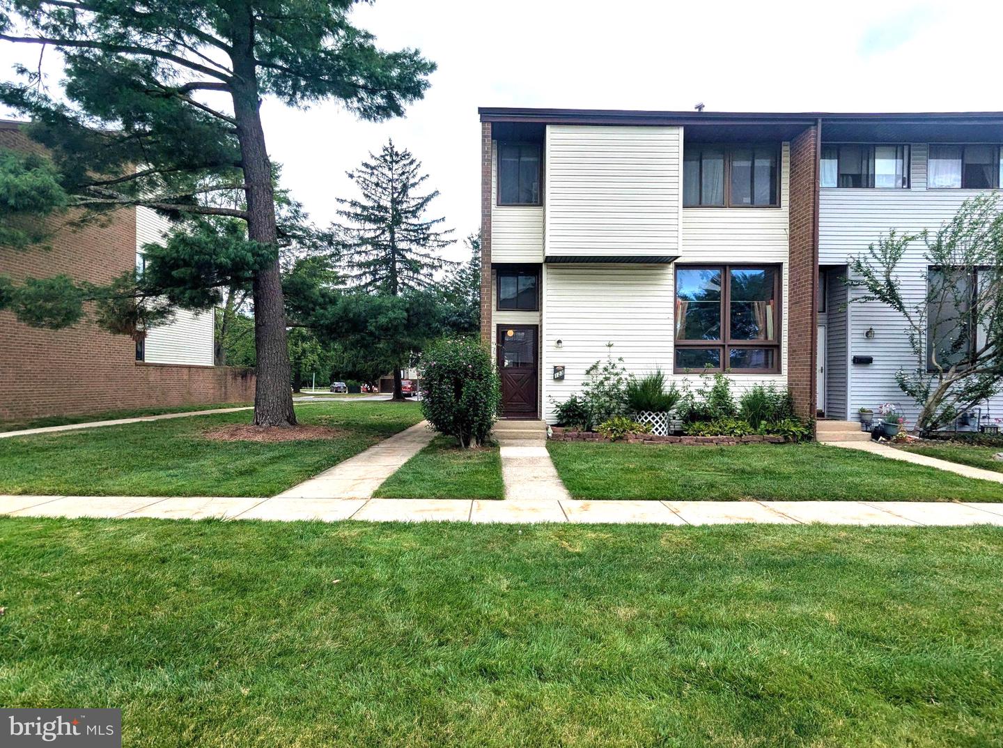 123 HOWSINGTON PL