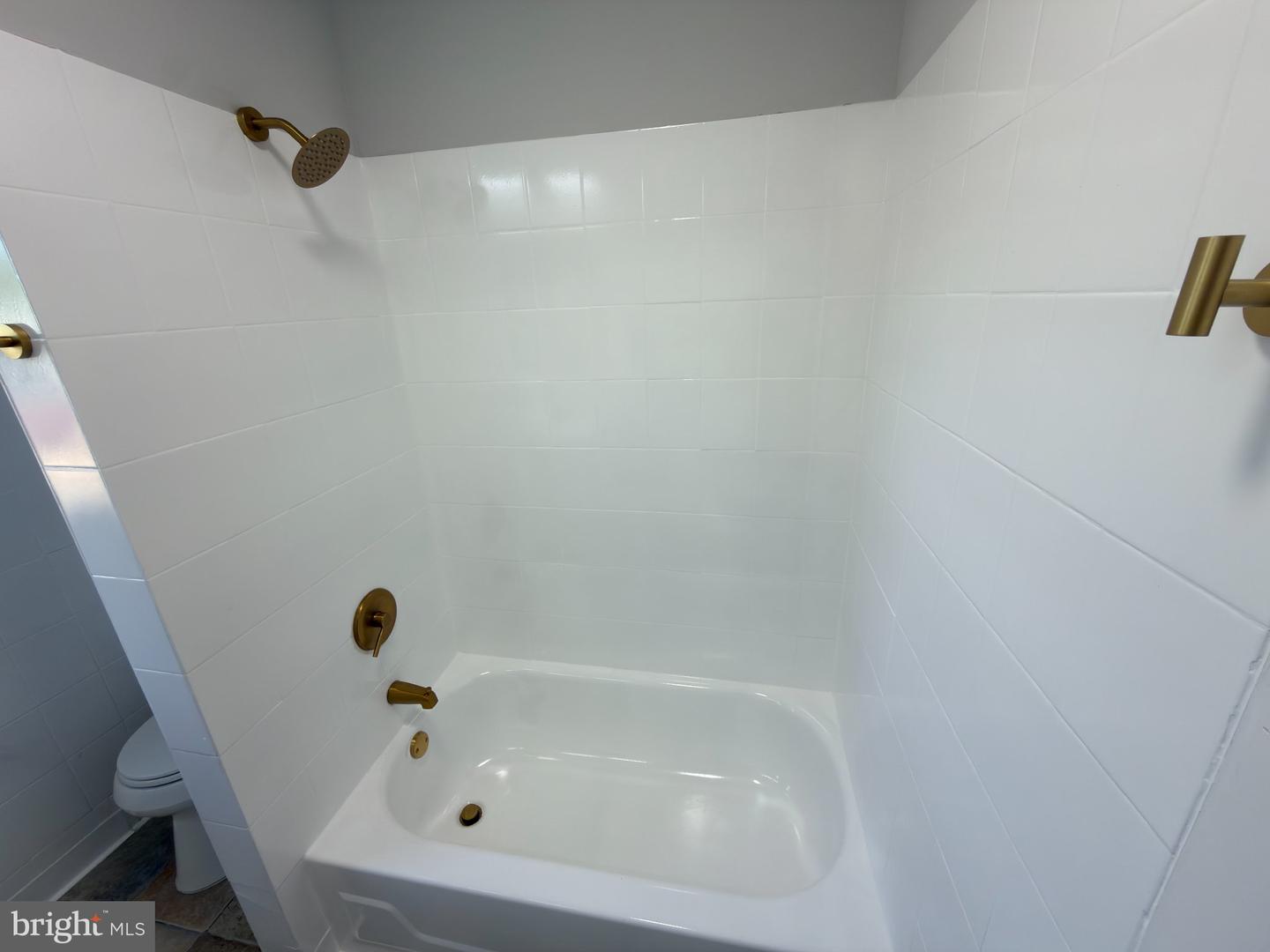 648 Edgewood Ave Property Photo 11