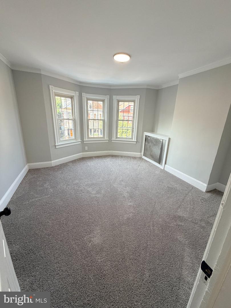 648 Edgewood Ave Property Photo 14