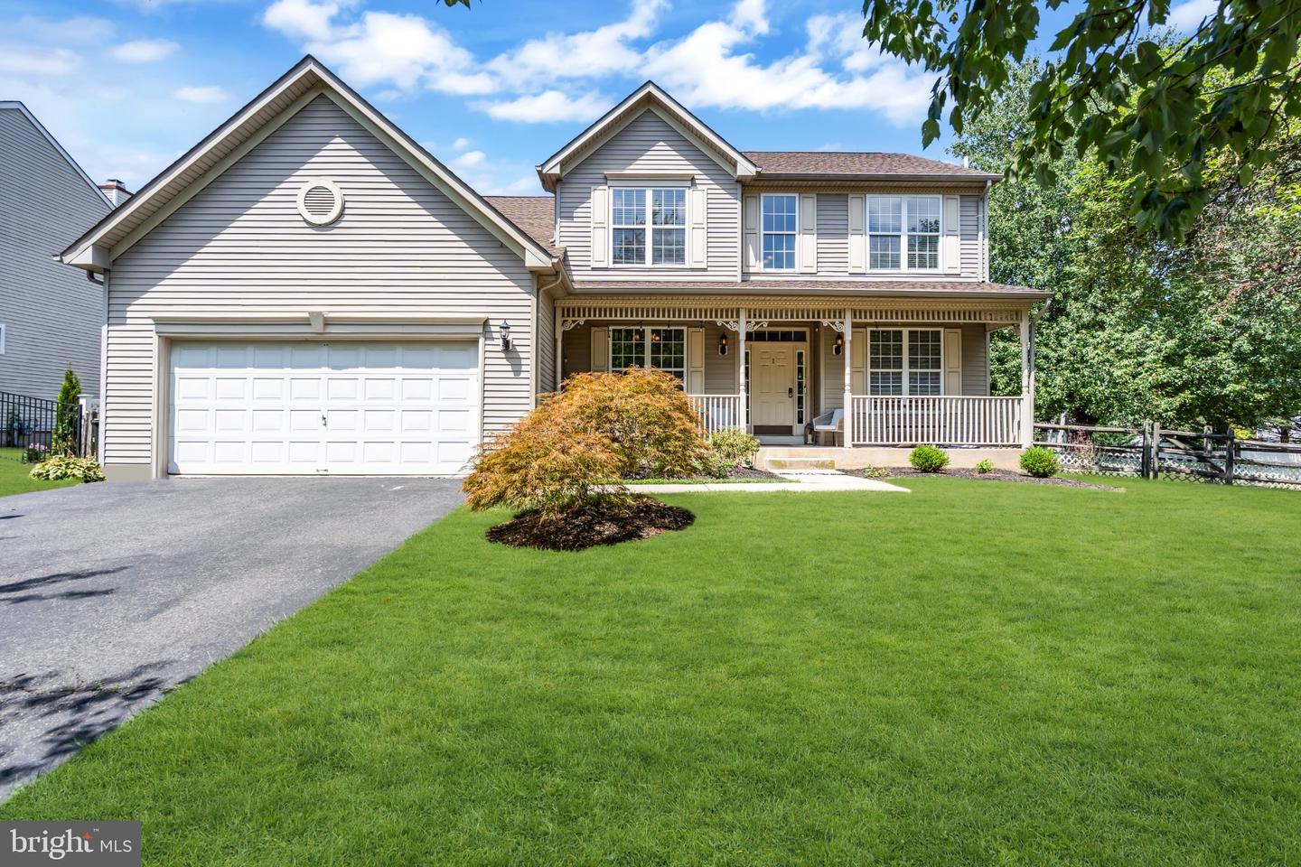 2 Stonehedge Dr Property Photo 1