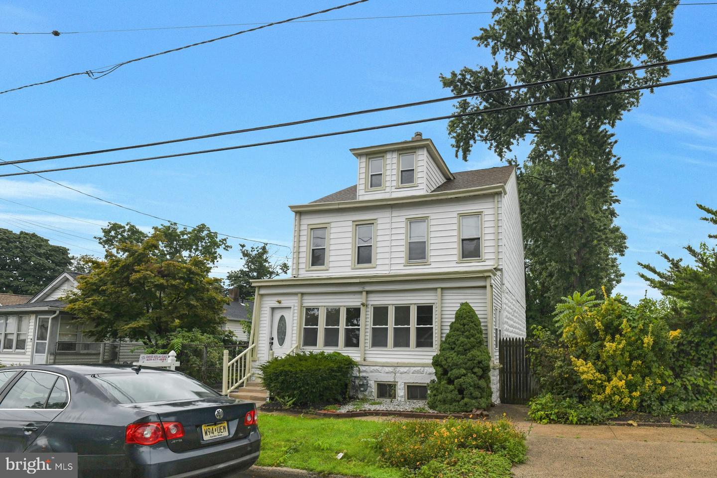 134 Grand Ave Property Photo 3