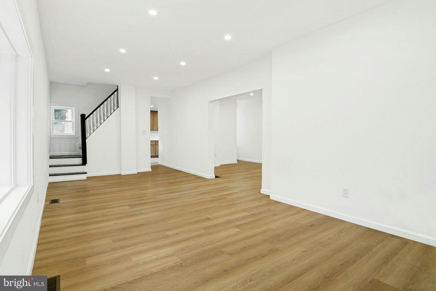 134 Grand Ave Property Photo 5