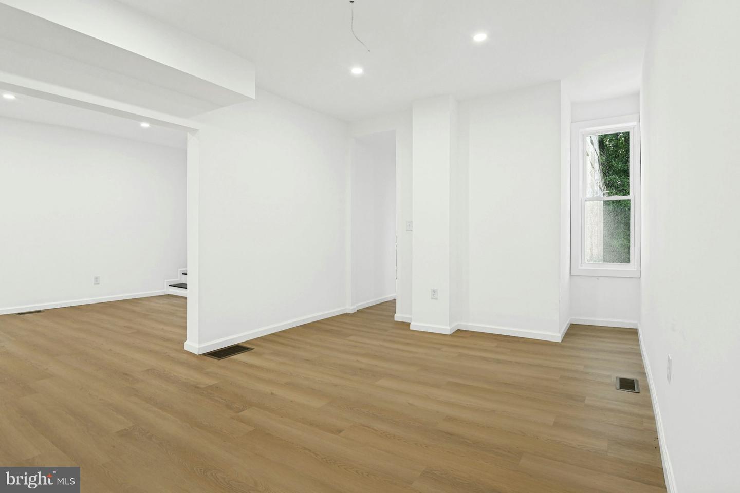 134 Grand Ave Property Photo 11