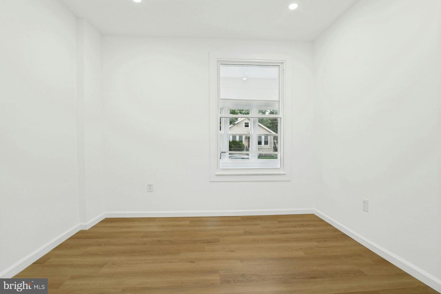 134 Grand Ave Property Photo 12