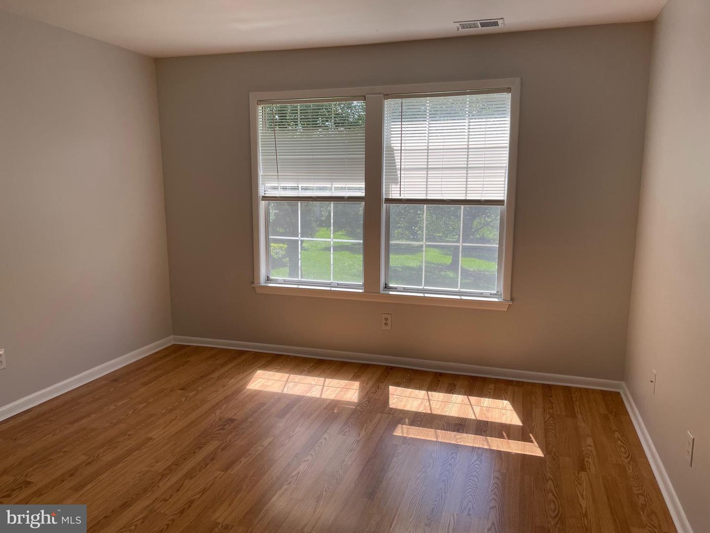 205 Salem Ct #6 Property Photo 10