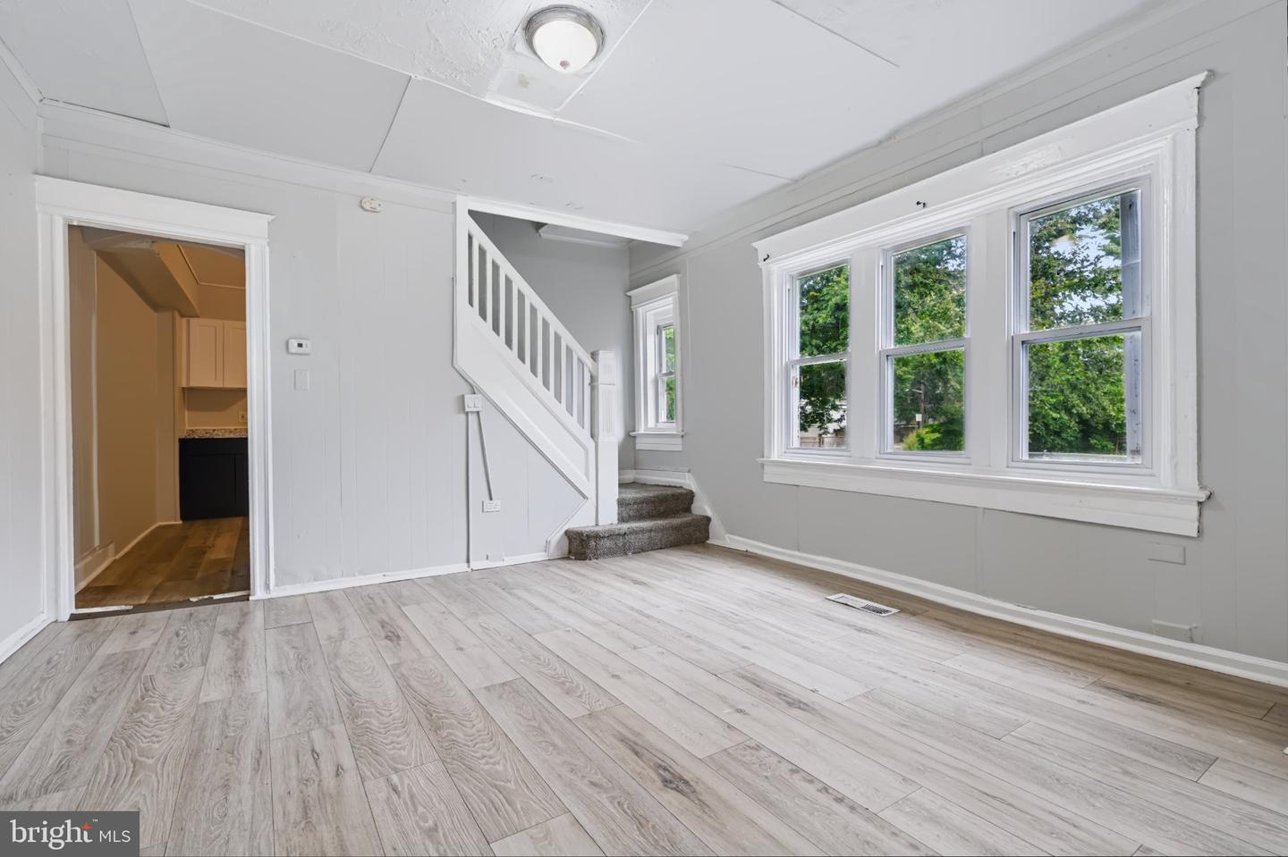 57 Ellsworth Ave Property Photo 3