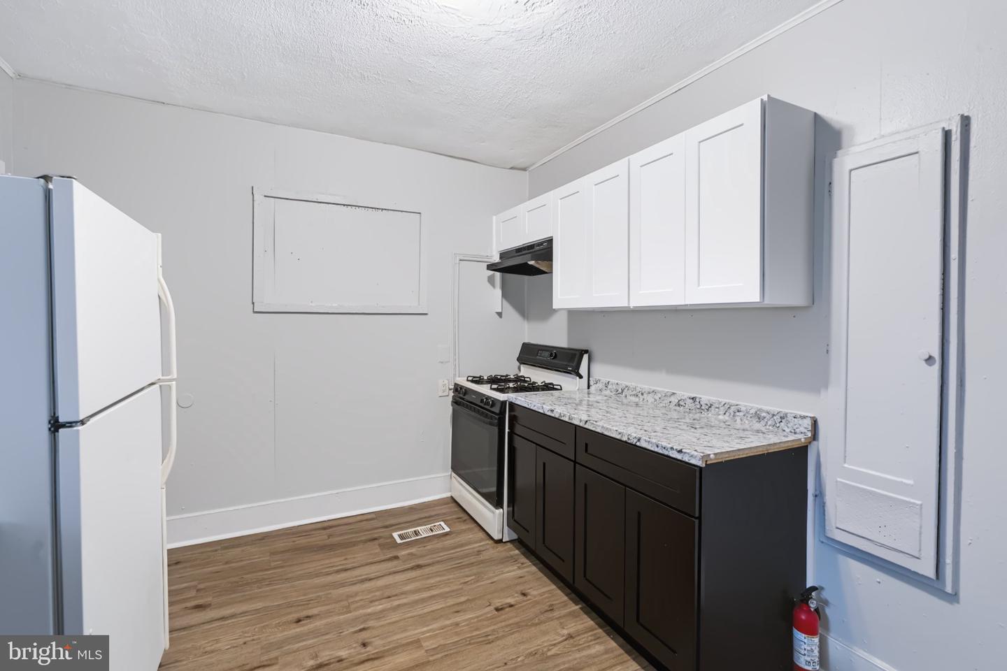 57 Ellsworth Ave Property Photo 6