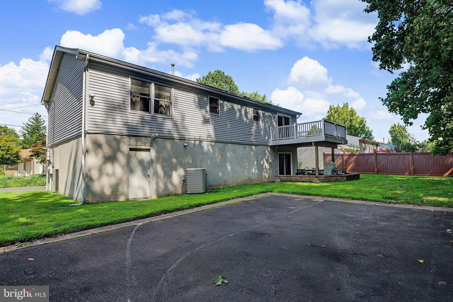 71 Homan Ave Property Photo 37