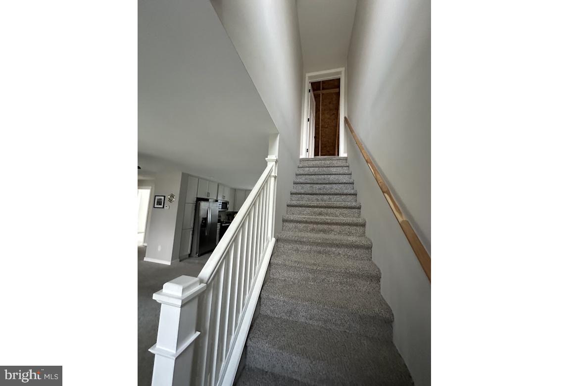 476 Riverside Ave Property Photo 6