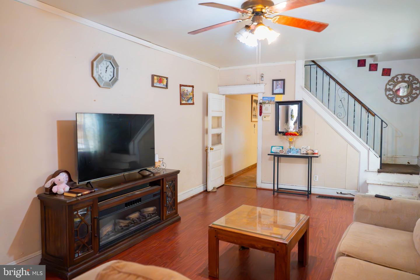 164 Barnt Ave Property Photo 2