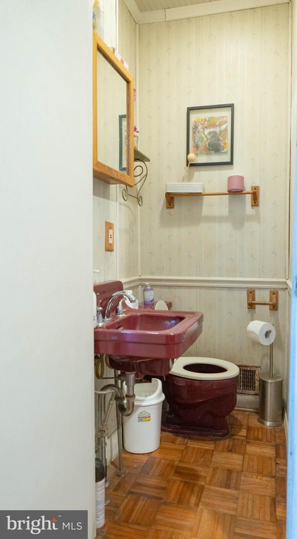 164 Barnt Ave Property Photo 12