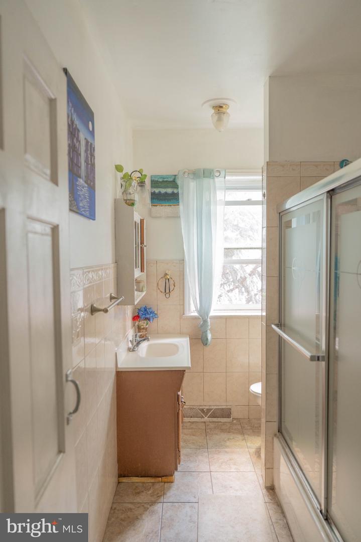 164 Barnt Ave Property Photo 13