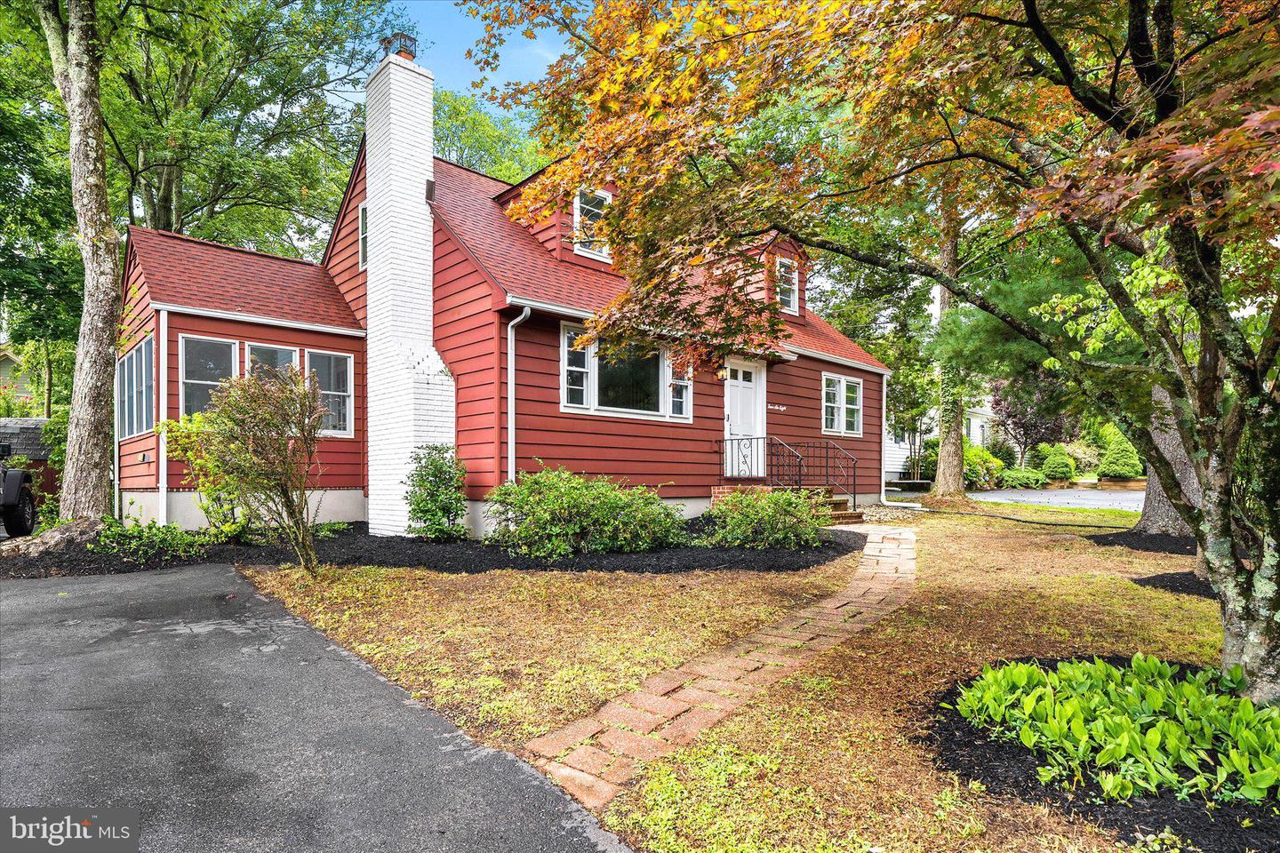 468 N Harrison St Property Photo 3