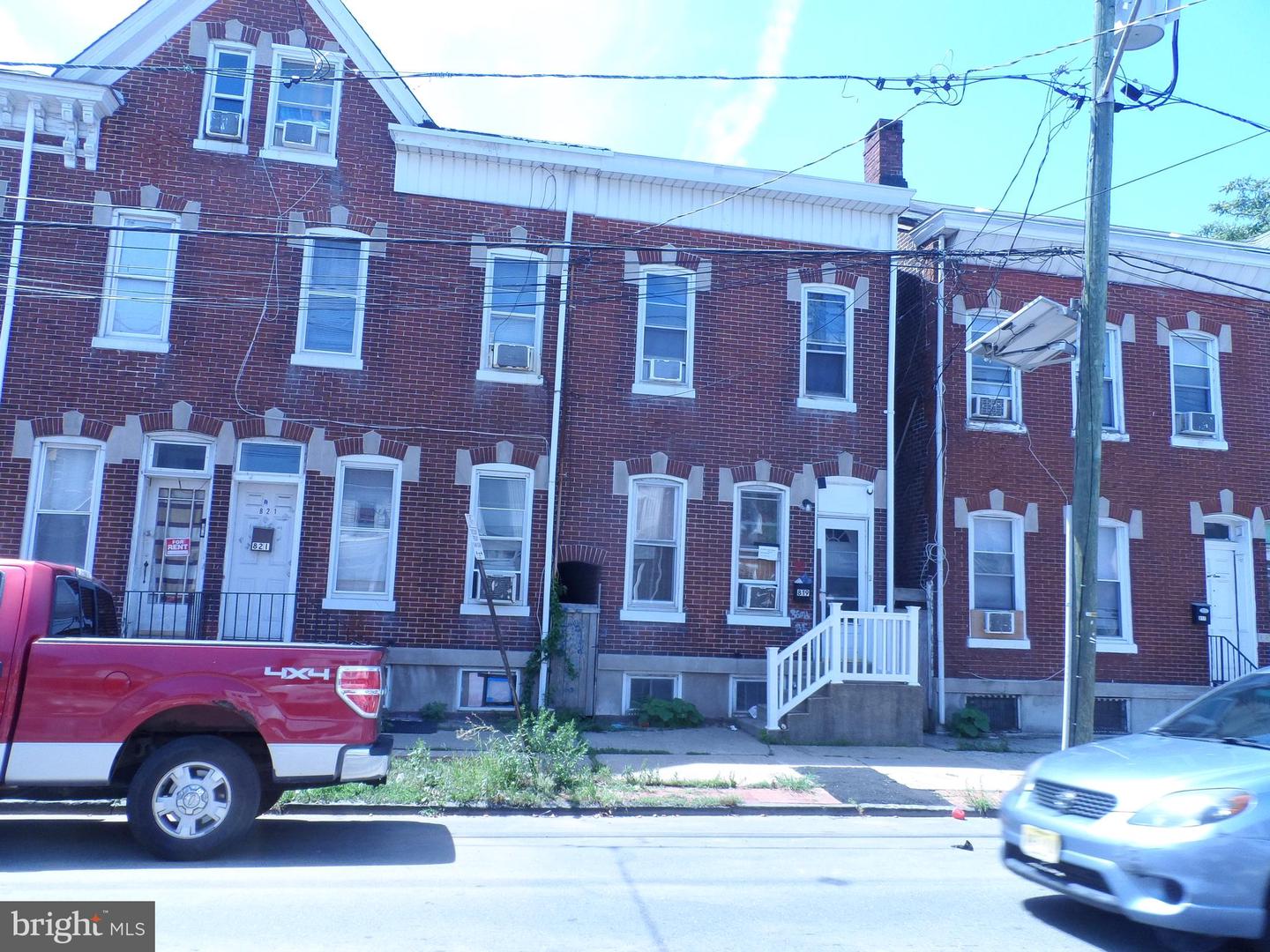 819 S Clinton Ave Property Photo 1
