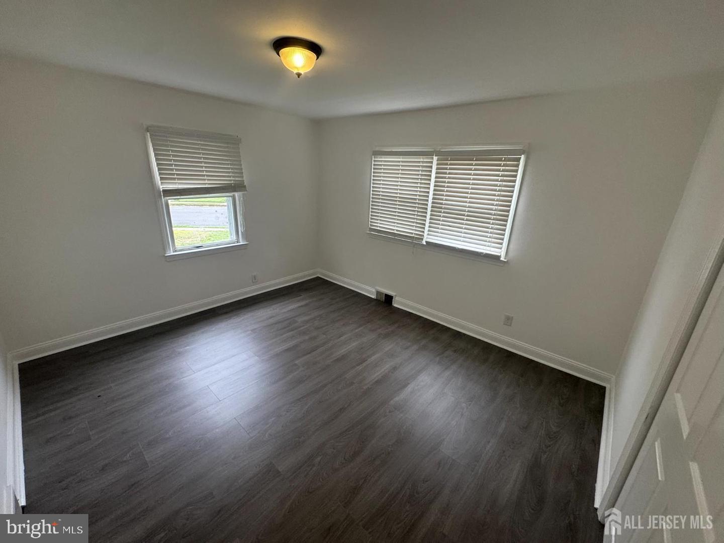 51 Kenwood Ter Property Photo 7