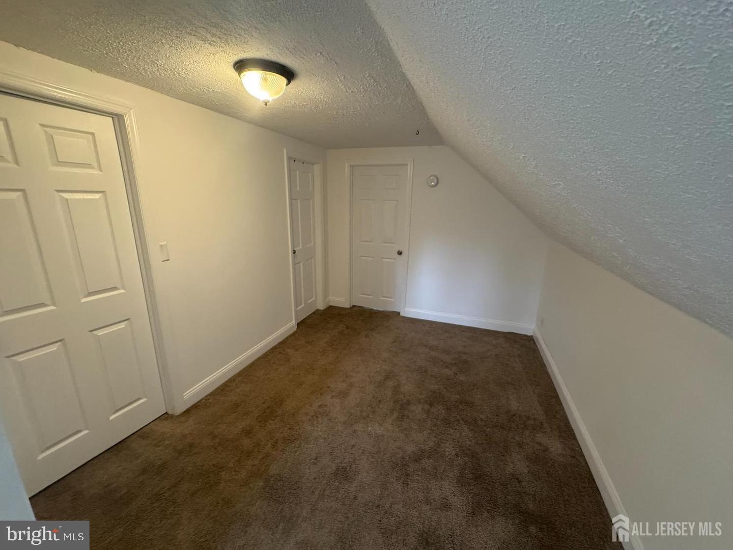 51 Kenwood Ter Property Photo 10