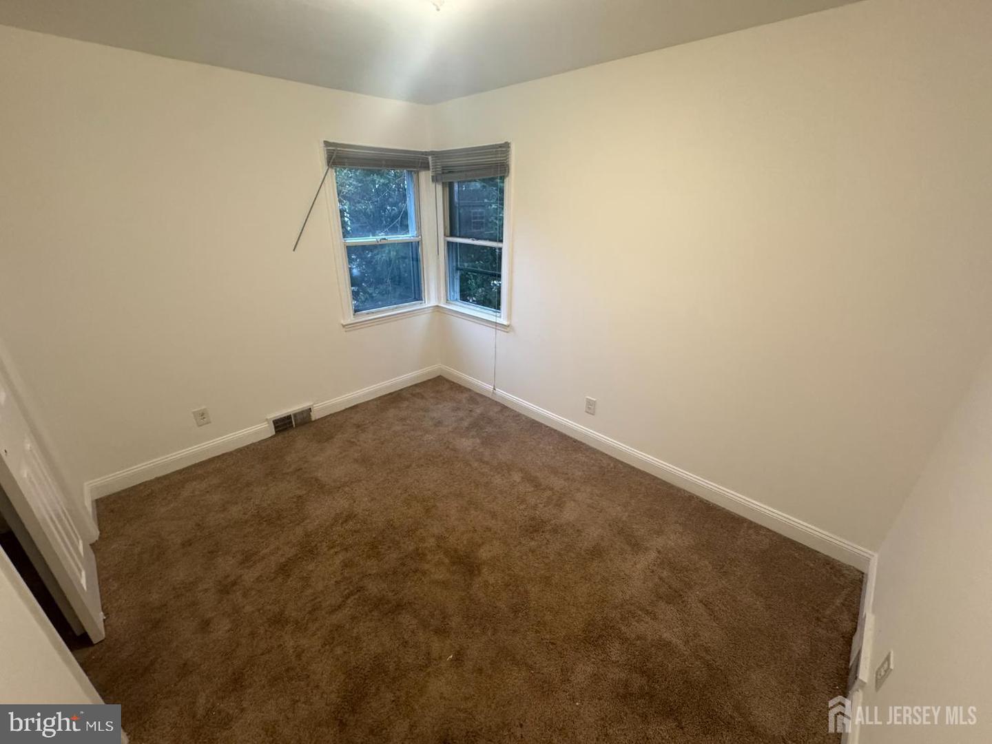 51 Kenwood Ter Property Photo 12