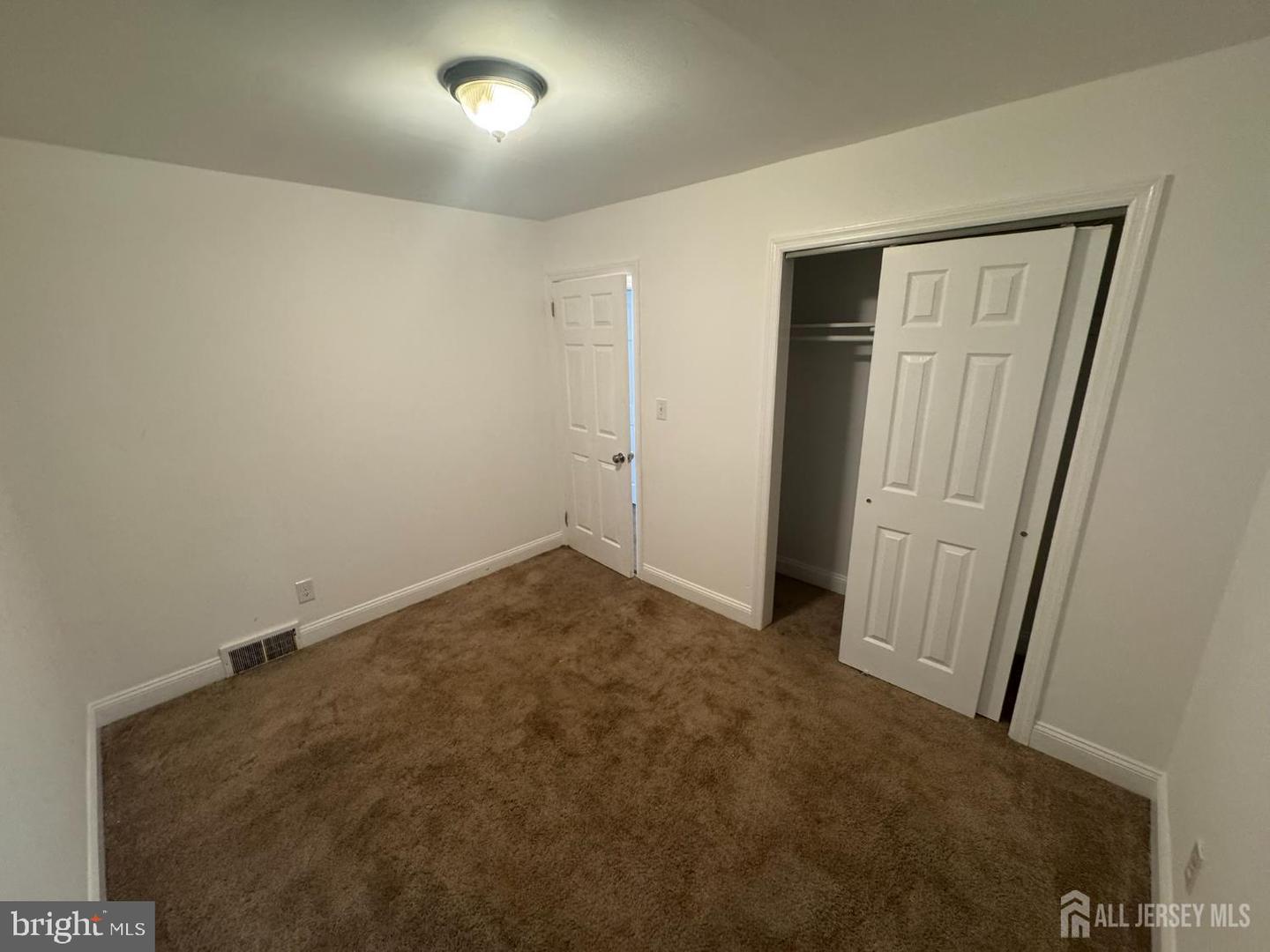 51 Kenwood Ter Property Photo 14